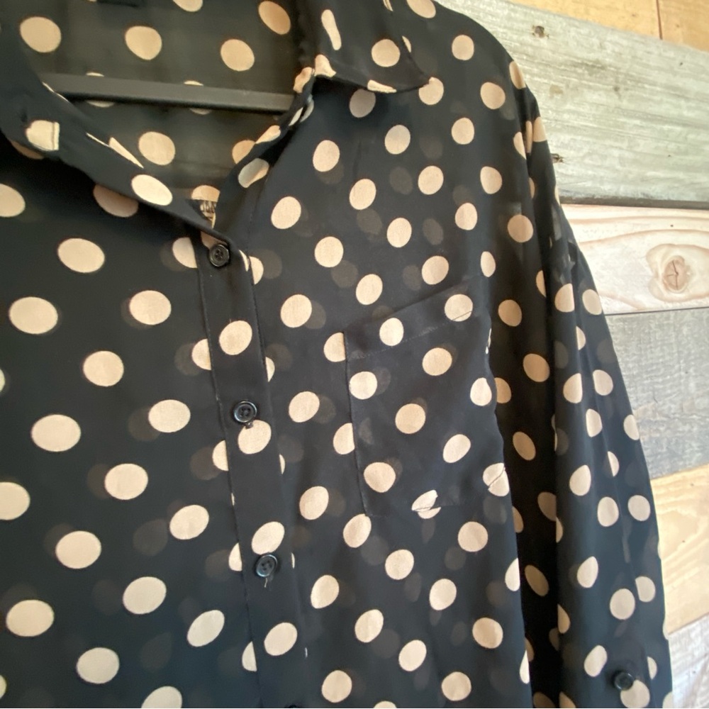 💝3/$20 Forever 21 Polka Dot Button-Down Shirt - Picture 7 of 12